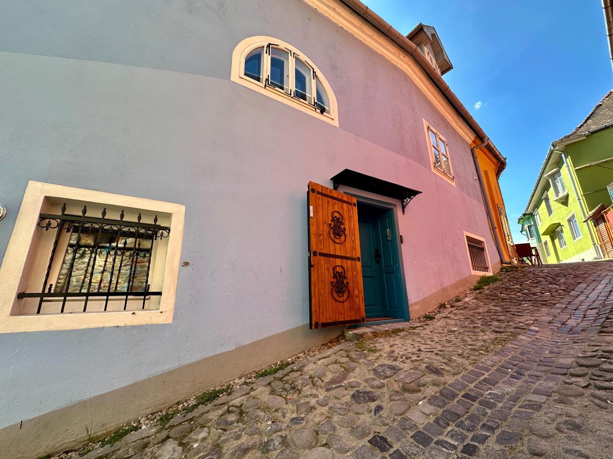 Studio By Casa Otto Sighisoara Bagian luar foto